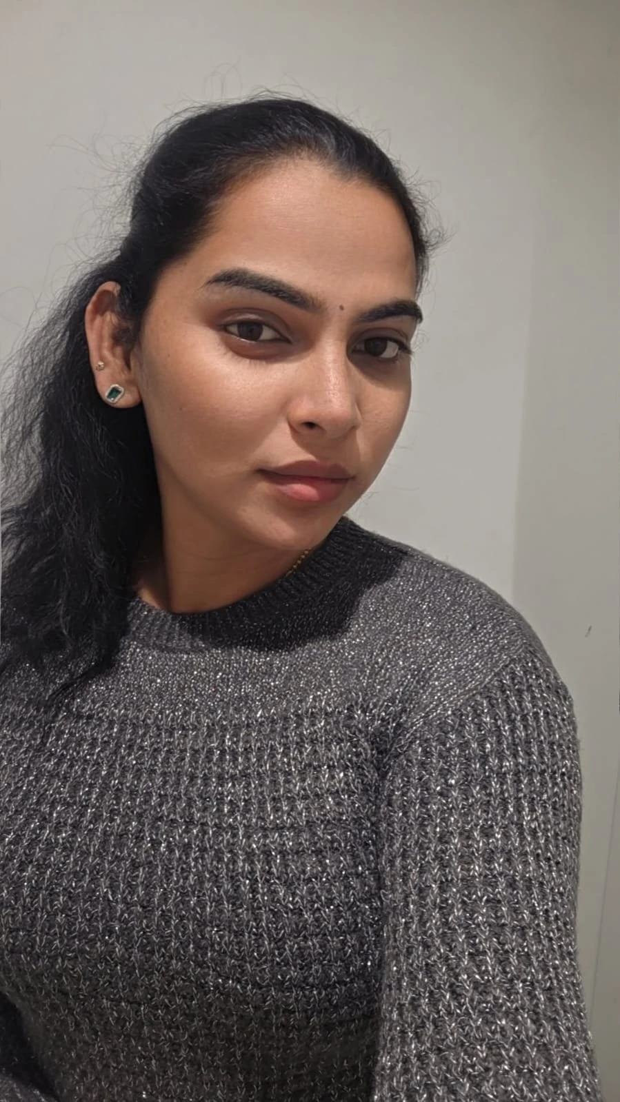 Priti Agarwal – Indian escort in Hyderabad — 1 / 4