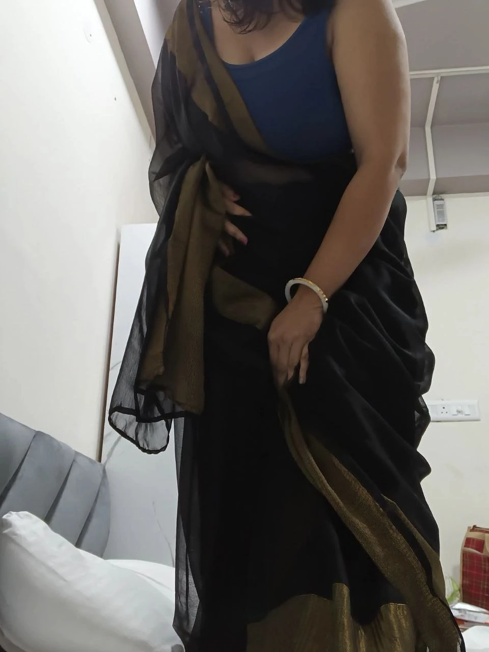 Madhuri Bhabhi – Indian escort in Kolkata — 8 / 9