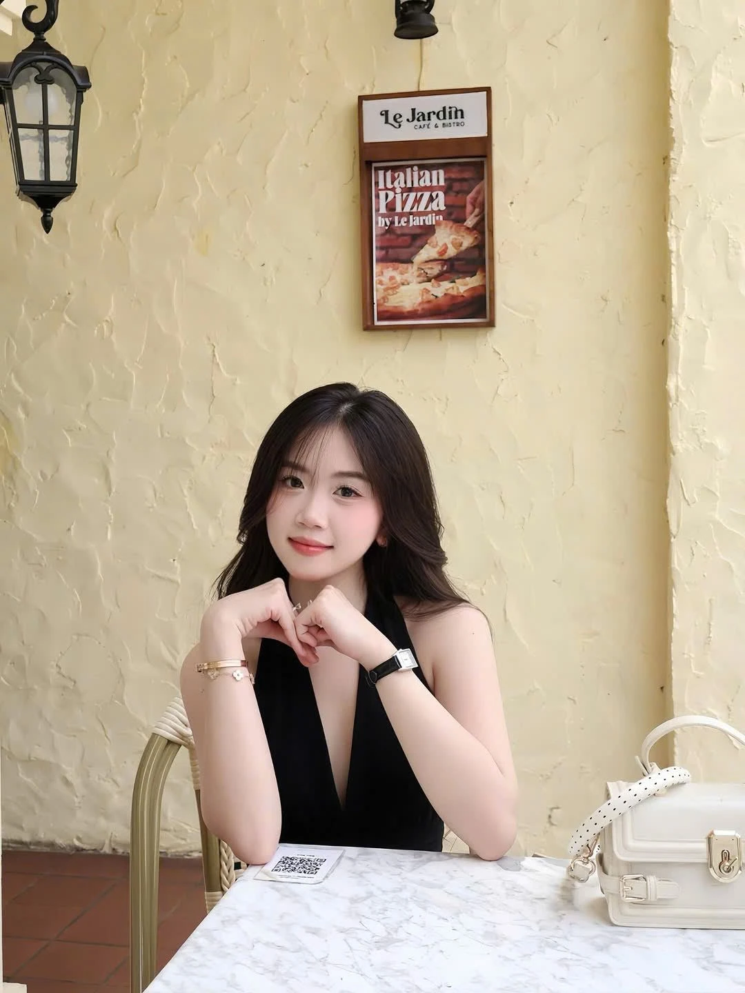 Emily – escort in Pune — 2 / 5
