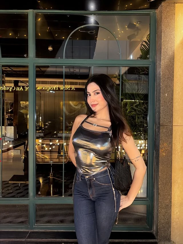 Vanshika – Indian escort in Mumbai — 5 / 7