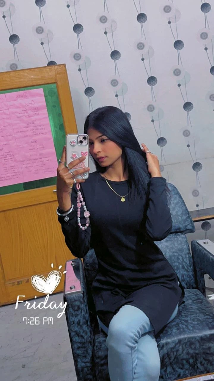 Shivani Cam and Meet – Indian escort in Pune — 2 / 11