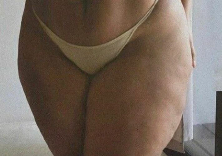 Licnna – American escort in Lomé — 2 / 5