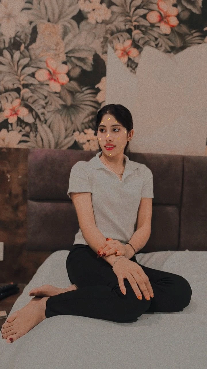 Sristi – Indian escort in Jaipur — 17 / 23