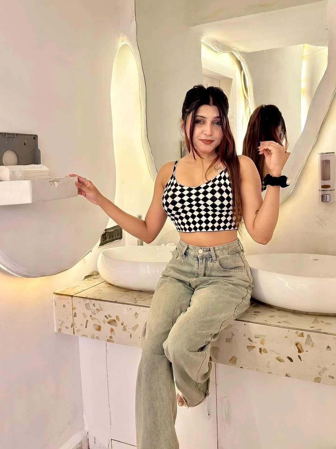 Radhika – Indian escort in Surat — 2 / 4