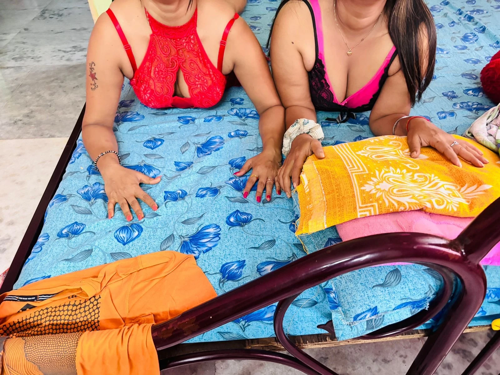 Riya and Ritika available for outcall – Indian escort in Kolkata, Escort, Kolkata