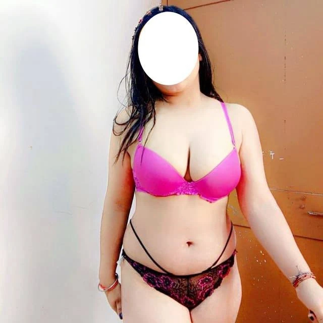 Real Meet Sexy Deepika Bhabhi – Indian escort in Indore — 3 / 9