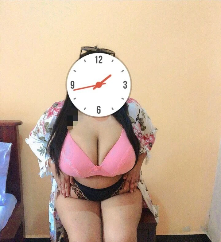 Hashani Suloshana – Sri Lankan escort in Colombo — 4 / 14