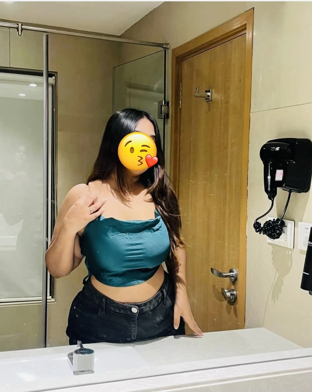 Naira Anal Queen & Cam – Indian escort in New Delhi — 1 / 13