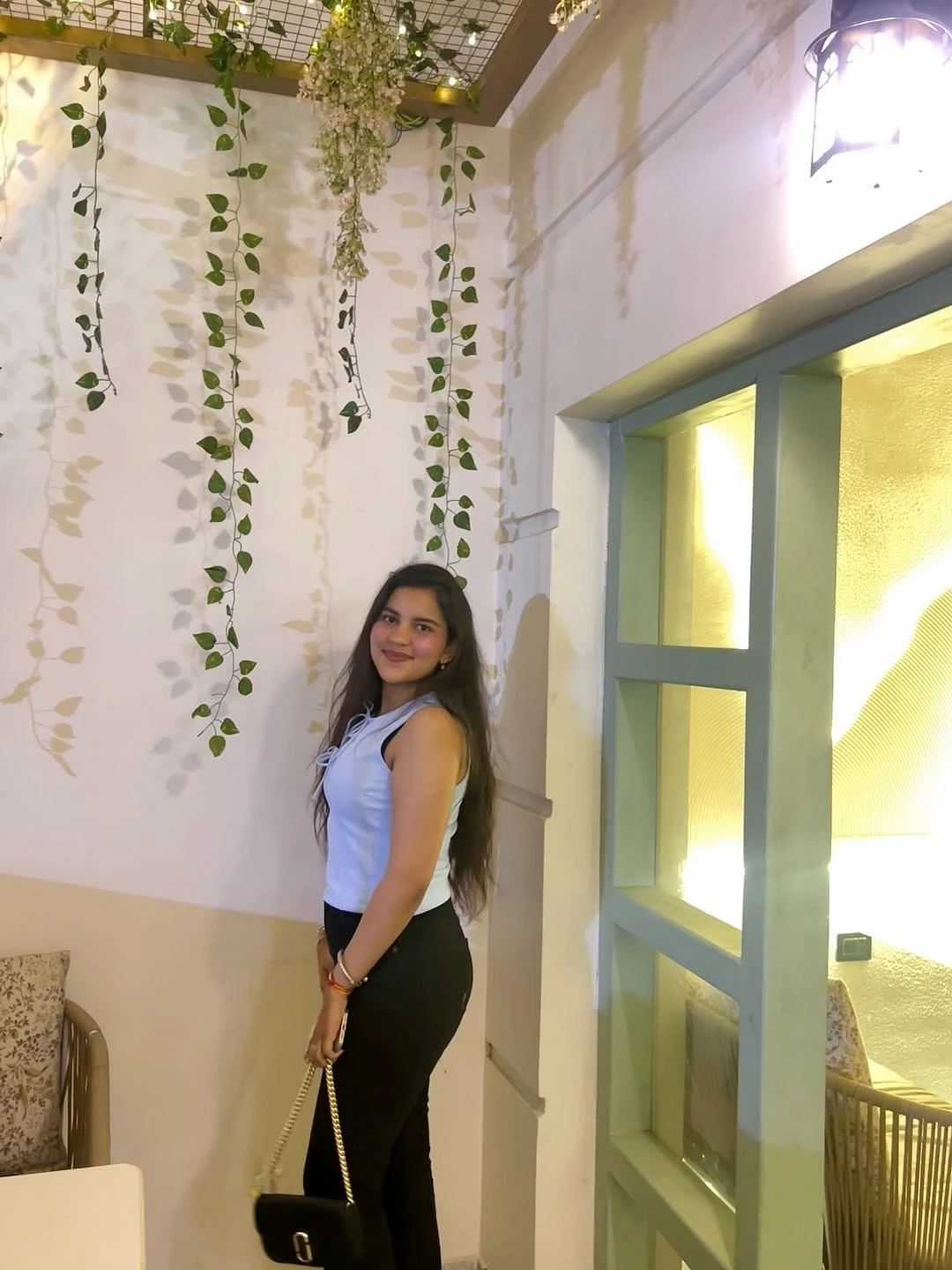 Shruti – Indian escort in Navi Mumbai — 3 / 4
