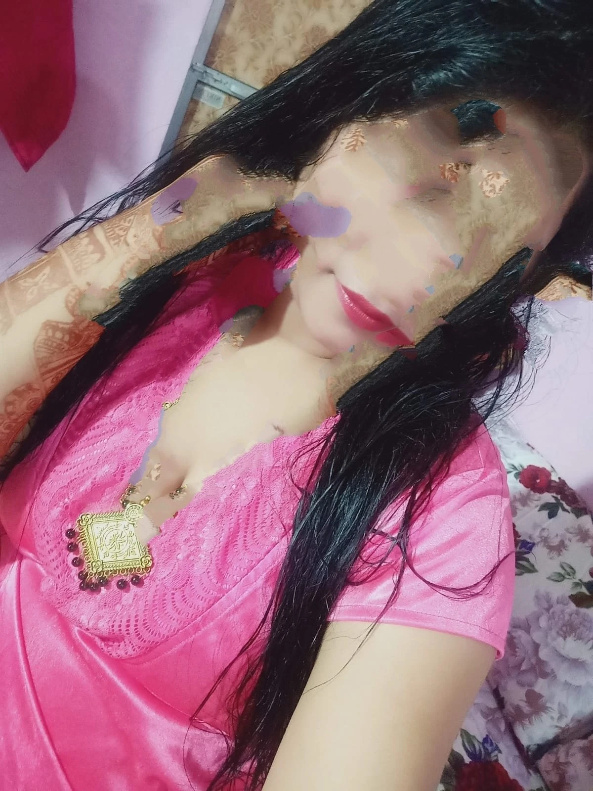 Chubby Queen – Indian escort in Mumbai — 1 / 15