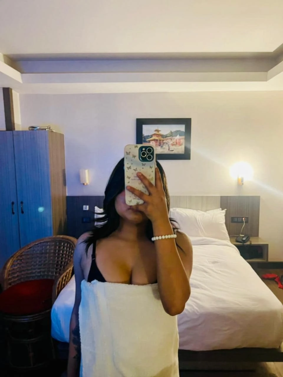 Barsha – Nepalese escort in Kathmandu — 3 / 5