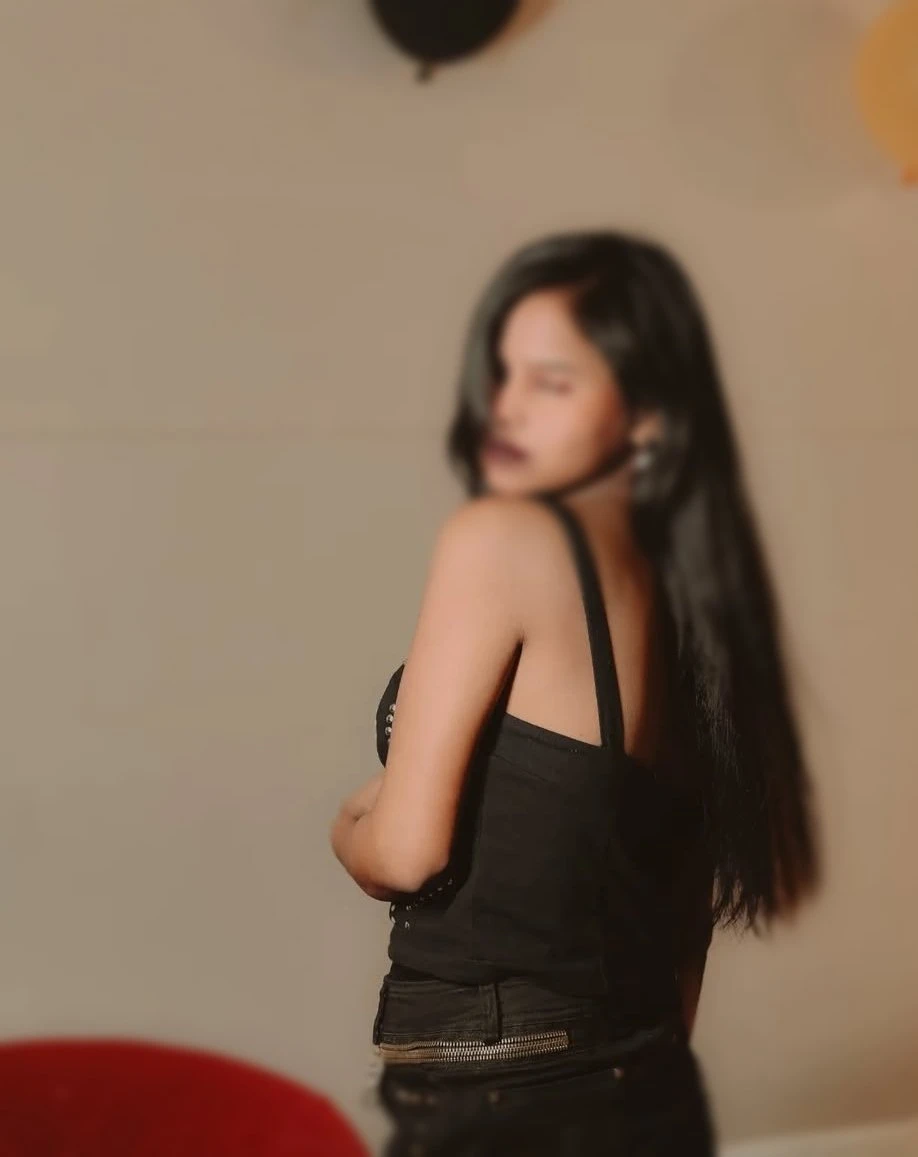 Neha Singh – Indian escort in Hyderabad — 3 / 6