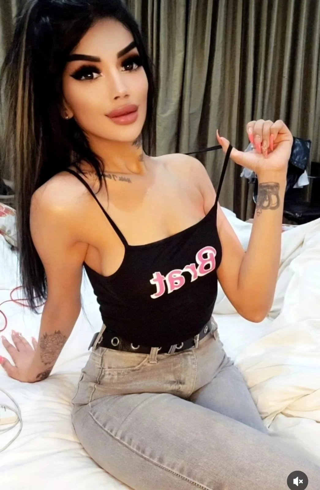 Payal Kapoor – Indian escort in Mumbai — 2 / 7