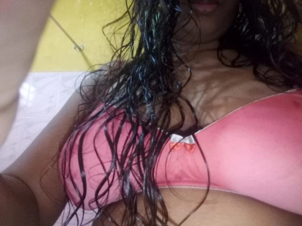Samadhi – Sri Lankan escort in Colombo — 2 / 7