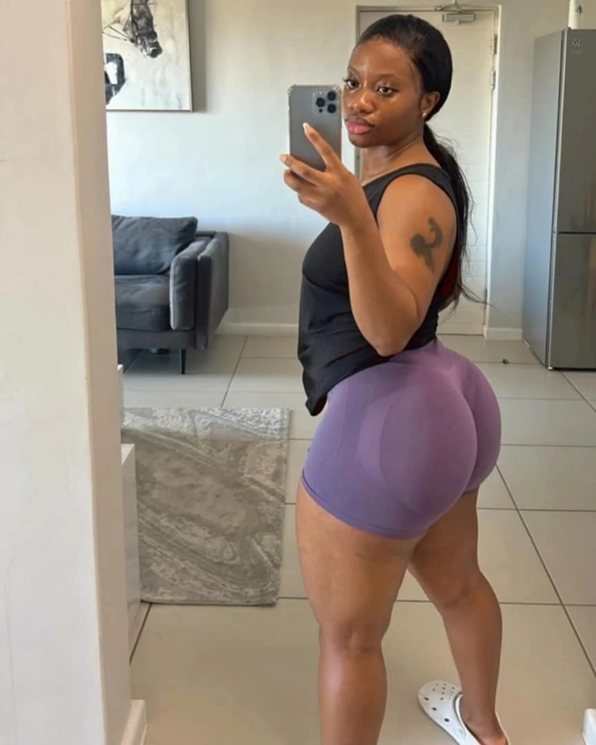 Marina – Namibian escort in Erbil — 3 / 4