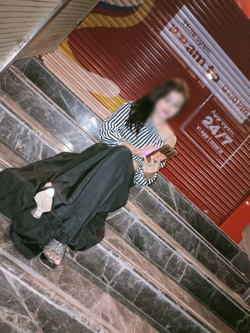 Sofia Singh – Indian escort in New Delhi — 1 / 11