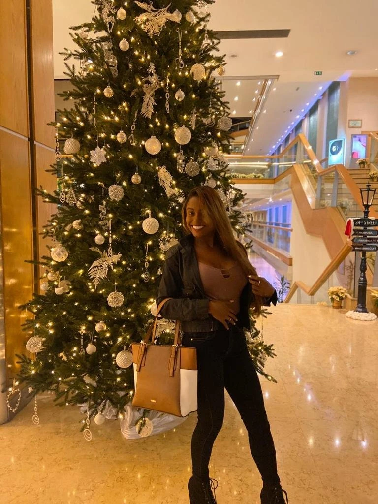 Luna – Cuban escort in Malta — 11 / 15