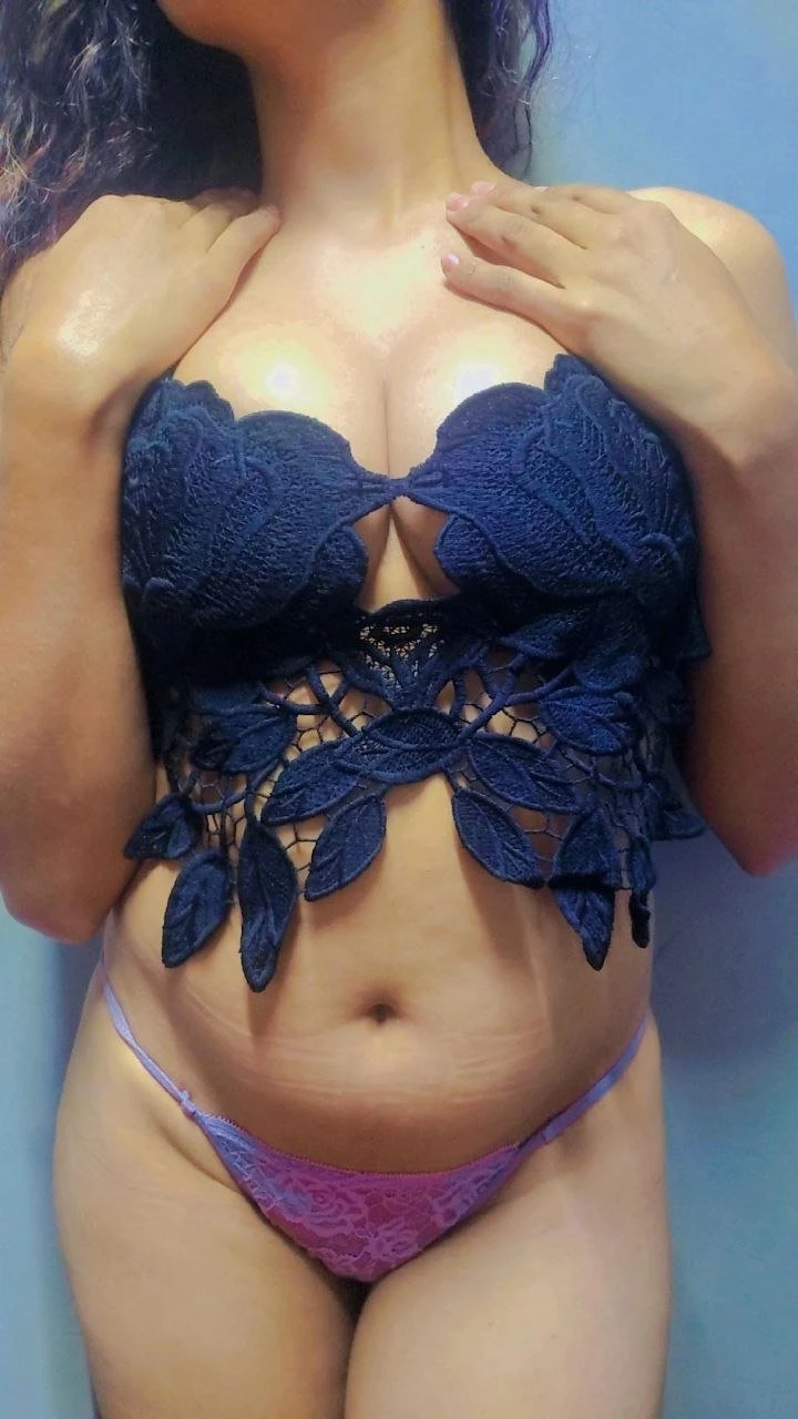 Squrting Qeen VIP Niki Cam Show – Sri Lankan escort in Colombo, Escort, Colombo