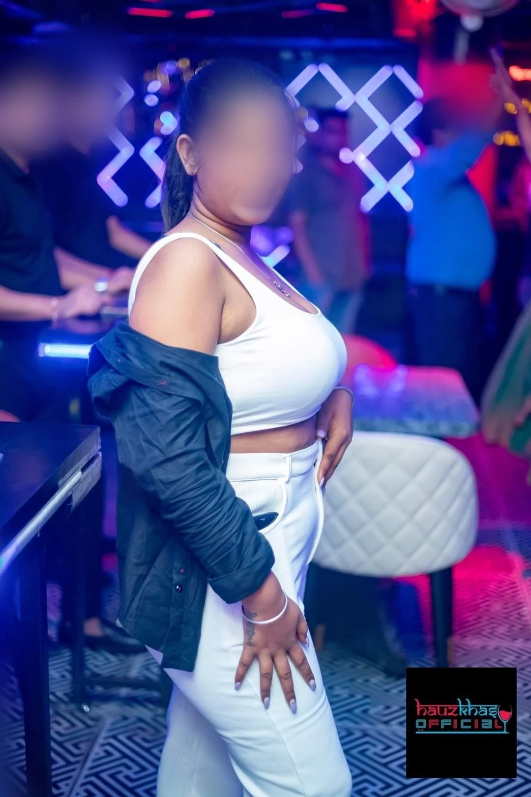Aditi Singh Cam and Real Meet Escort – Indian escort in New Delhi — 1 / 4