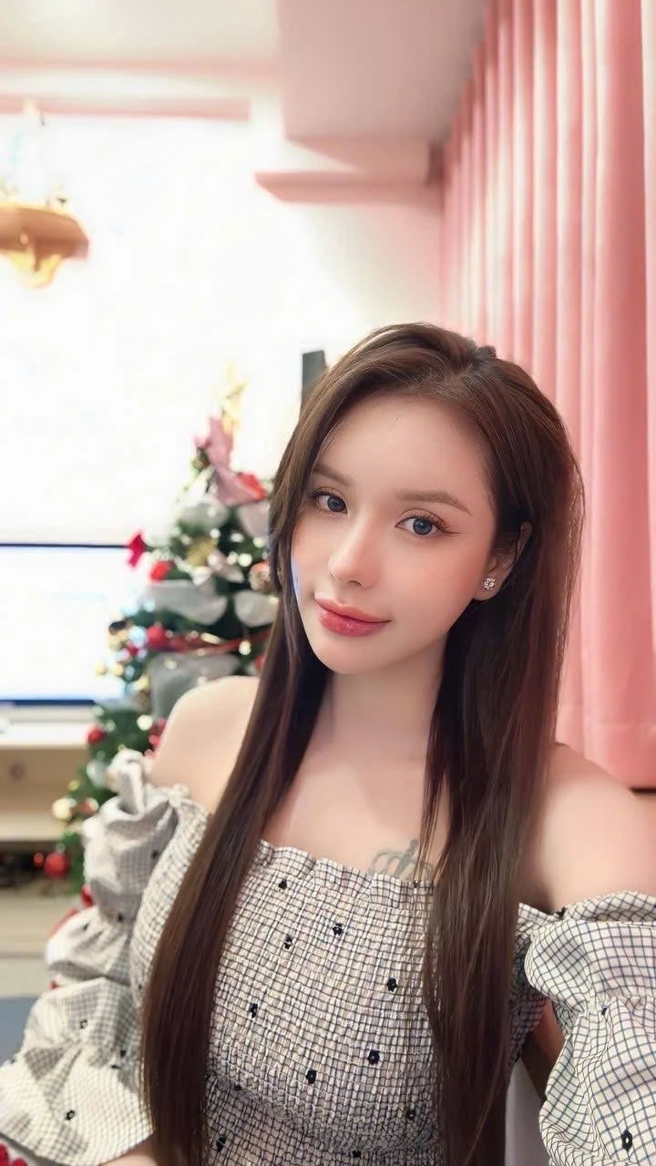Lily Lovely – Vietnamese escort in Ho Chi Minh City — 11 / 12