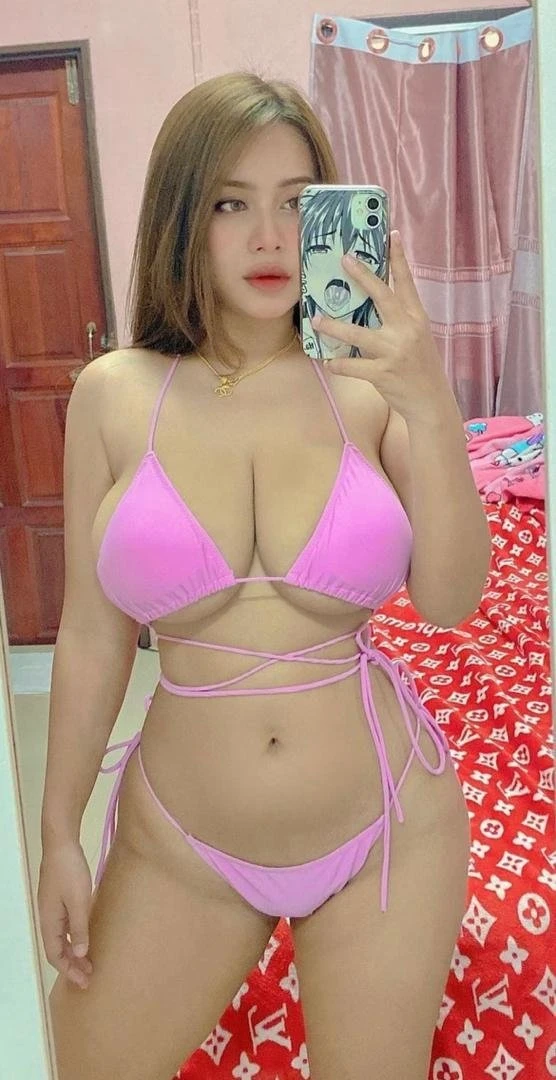 Sarah – Canadian escort in Maldives — 1 / 2