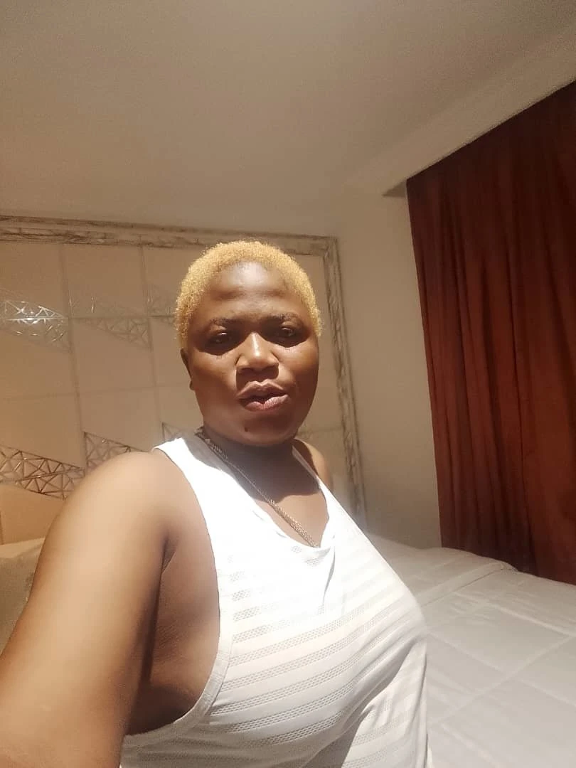 Lady B – Nigerian escort in Candolim, Goa — 3 / 5