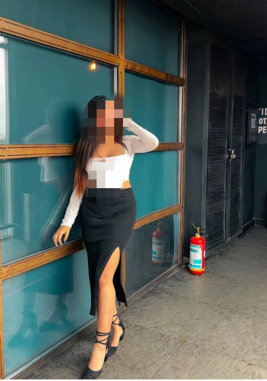 Cam show & real meet – Indian escort in Chennai — 5 / 8