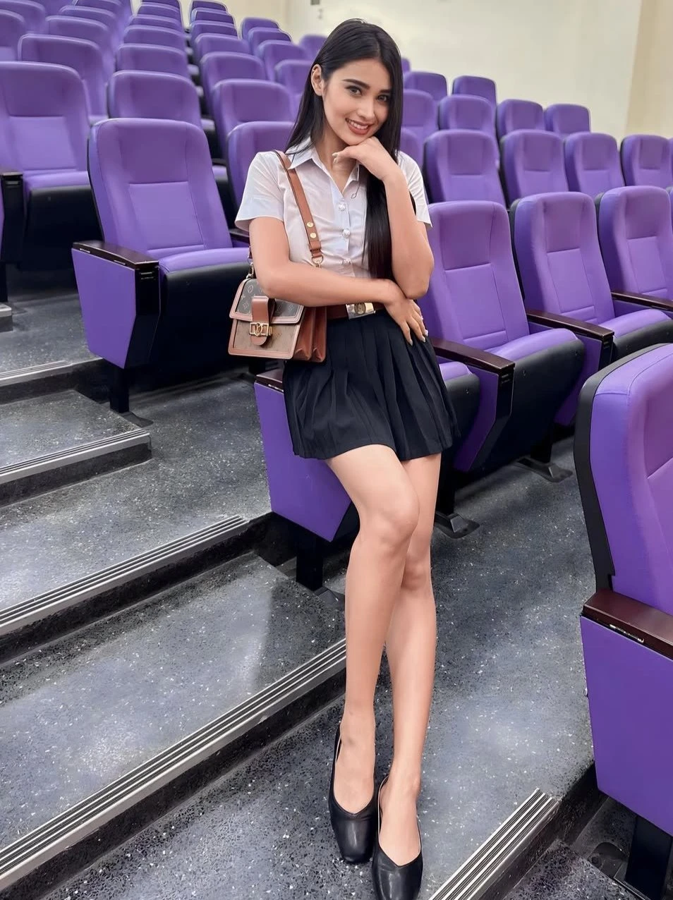 Charming Mistress Amira – escort in Colombo — 7 / 9