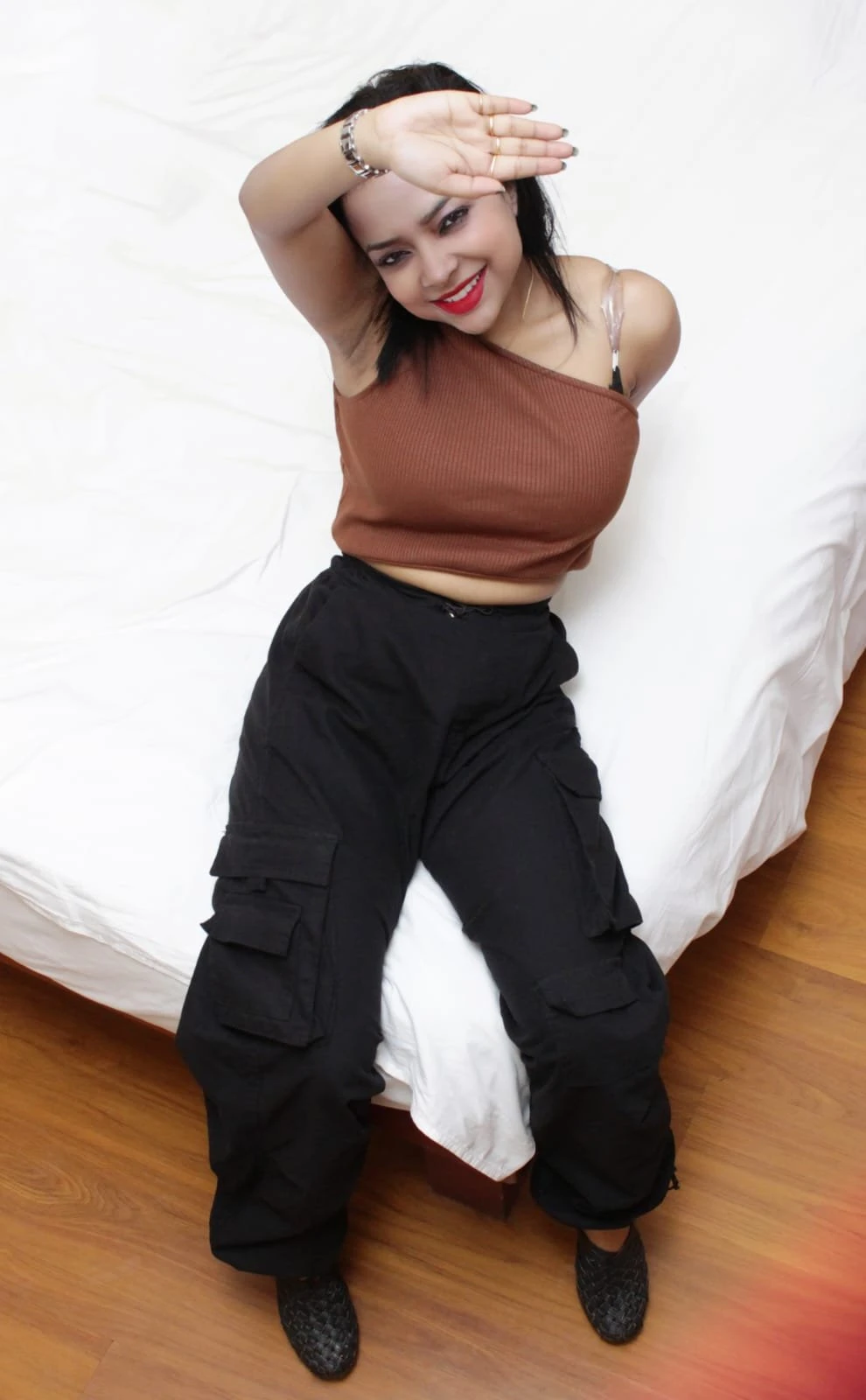 A am Deepti can session & real meet avai – Indian escort in Pune — 1 / 3