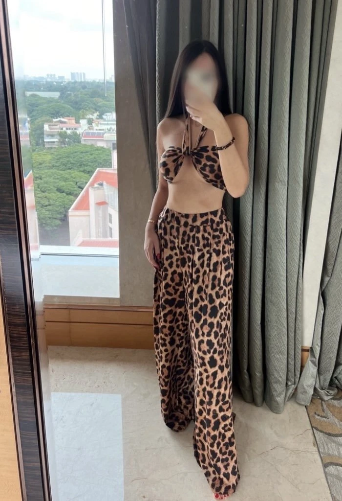 Victoria brunette European – Czech escort in New Delhi — 6 / 10