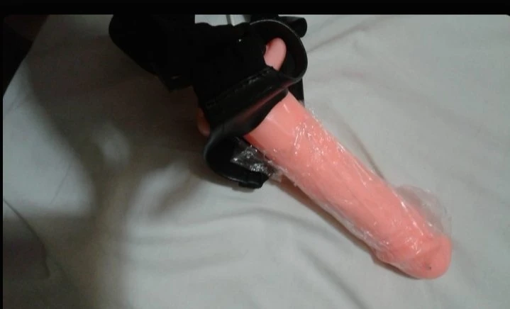 Goddess of dark cam session with toys – Rwandan escort in Mumbai — 3 / 4