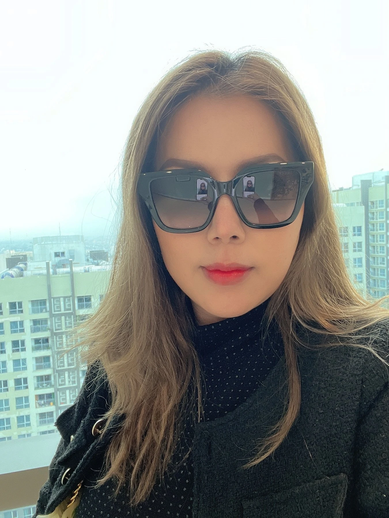 Sweetie Julie – Vietnamese escort in Ho Chi Minh City — 3 / 4