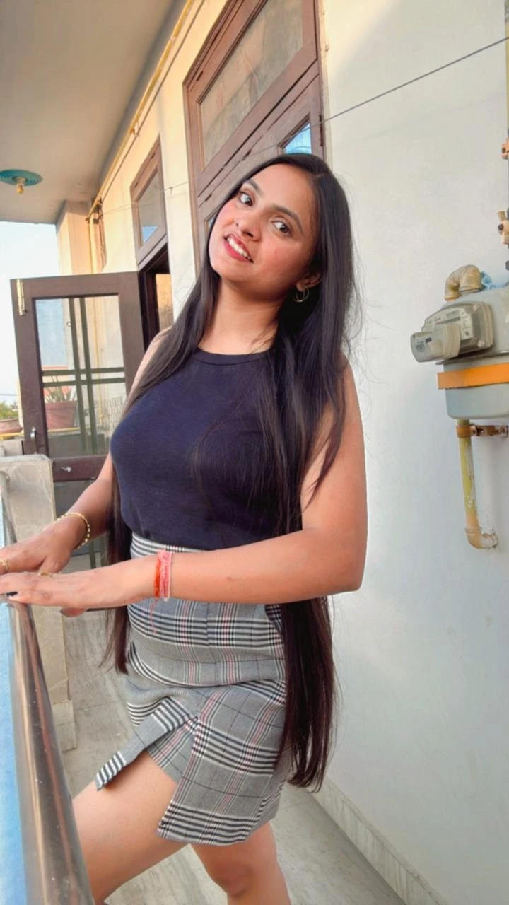 Cam or real meet – Indian escort in Mumbai — 2 / 7