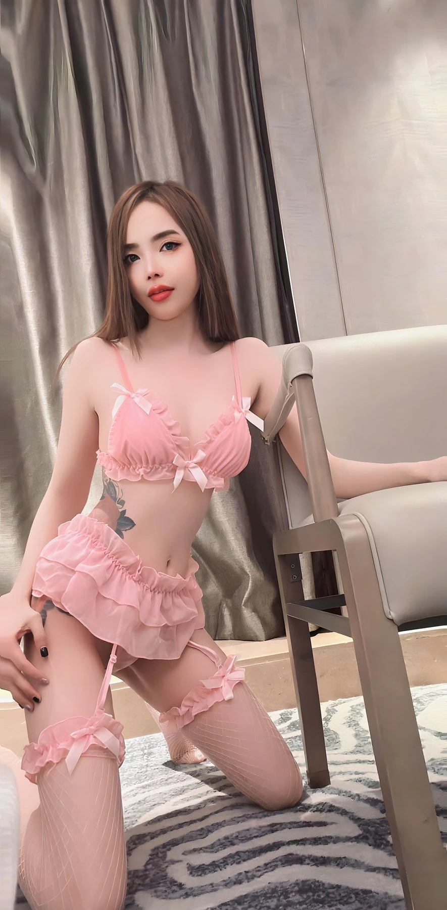Julie Nguyễn – Vietnamese escort in Ho Chi Minh City — 2 / 7
