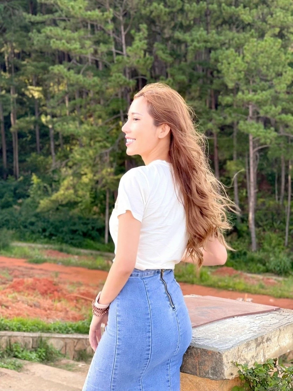 Kelly – Vietnamese escort in Ho Chi Minh City — 3 / 8