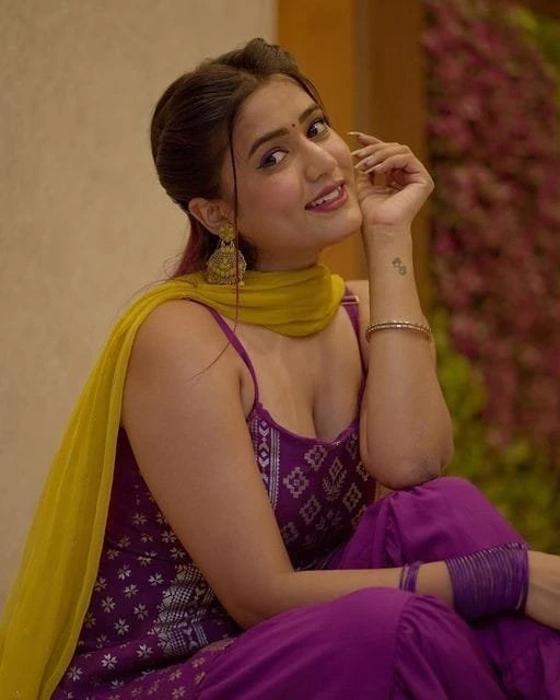 ꧁☆♧🦋 Soniay ༻♧☆꧂ – Indian escort in Lucknow — 1 / 3