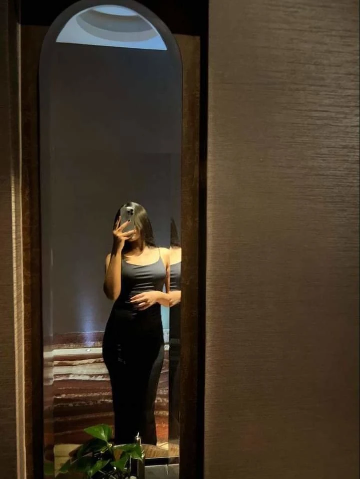 Simmi Tip – escort in New Delhi — 2 / 5