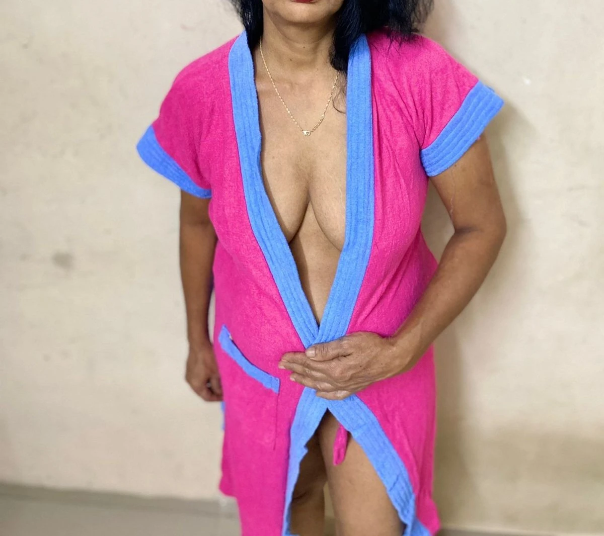Old Sex Bomb 69 – Indian escort in Mumbai — 5 / 11