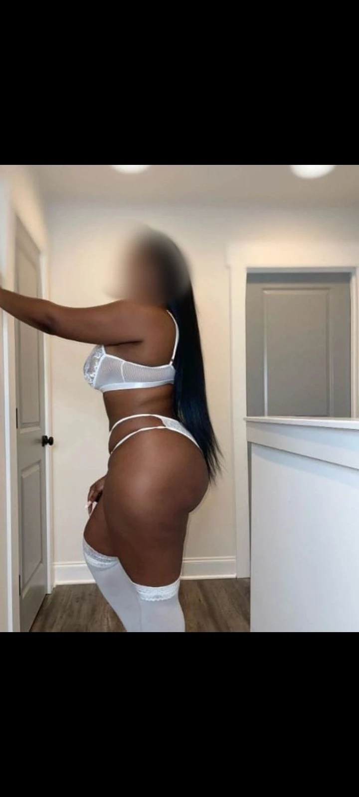 Alyza – Gabonese escort in Varanasi — 2 / 6