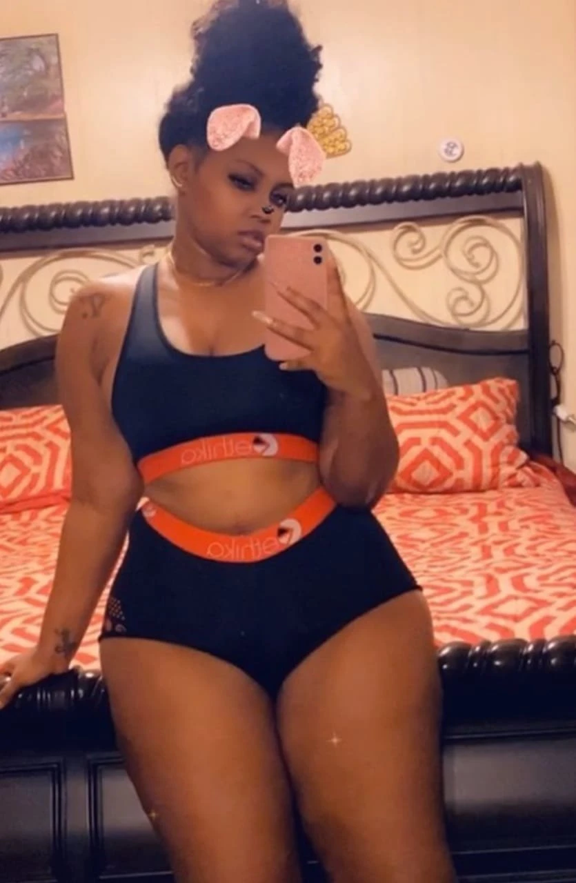 Zoya escort – Kenyan escort in New Delhi — 2 / 3