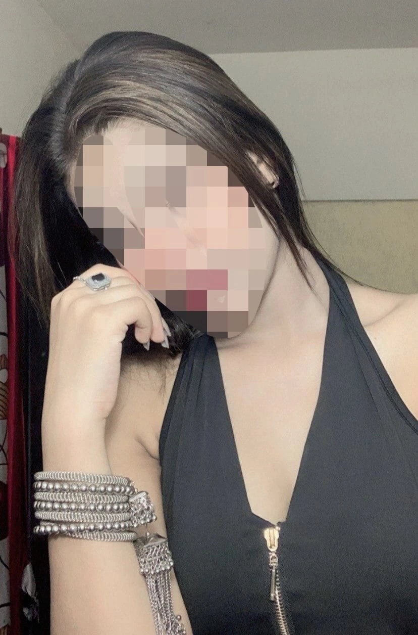 Aditi Thakur 21(independent ) – Indian escort in Mumbai — 2 / 11