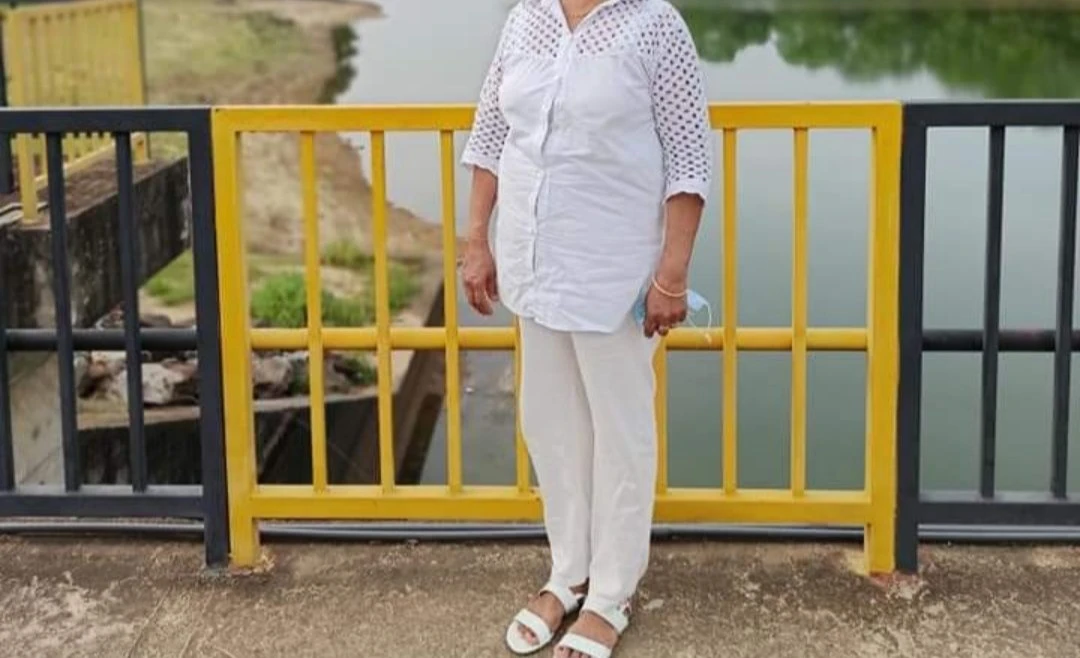 Sandy – Monacan adult performer in Colombo — 2 / 3
