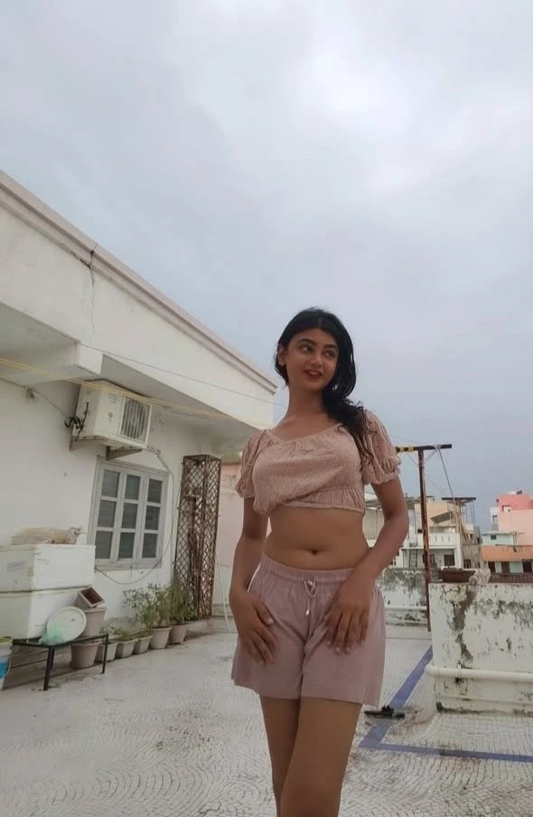 Call Girls and Secure Service Available – Indian escort in Kolkata — 3 / 4