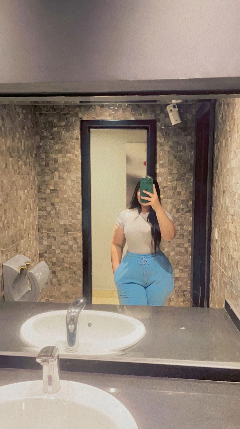 Samara back – Moroccan escort in Marrakech — 2 / 3