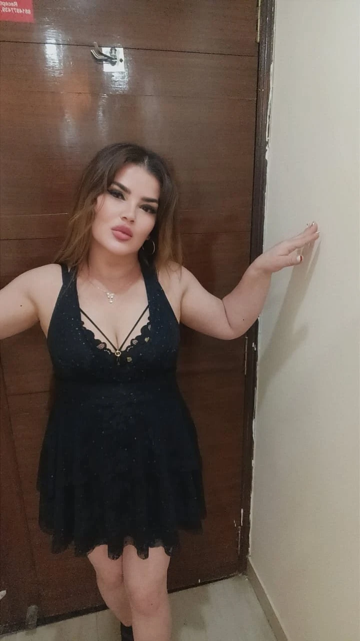 Sabrina Russian Aerocity – American escort in New Delhi — 3 / 6