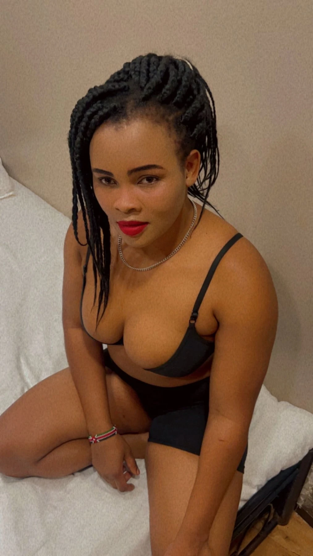 Milly – escort in Mumbai — 1 / 2