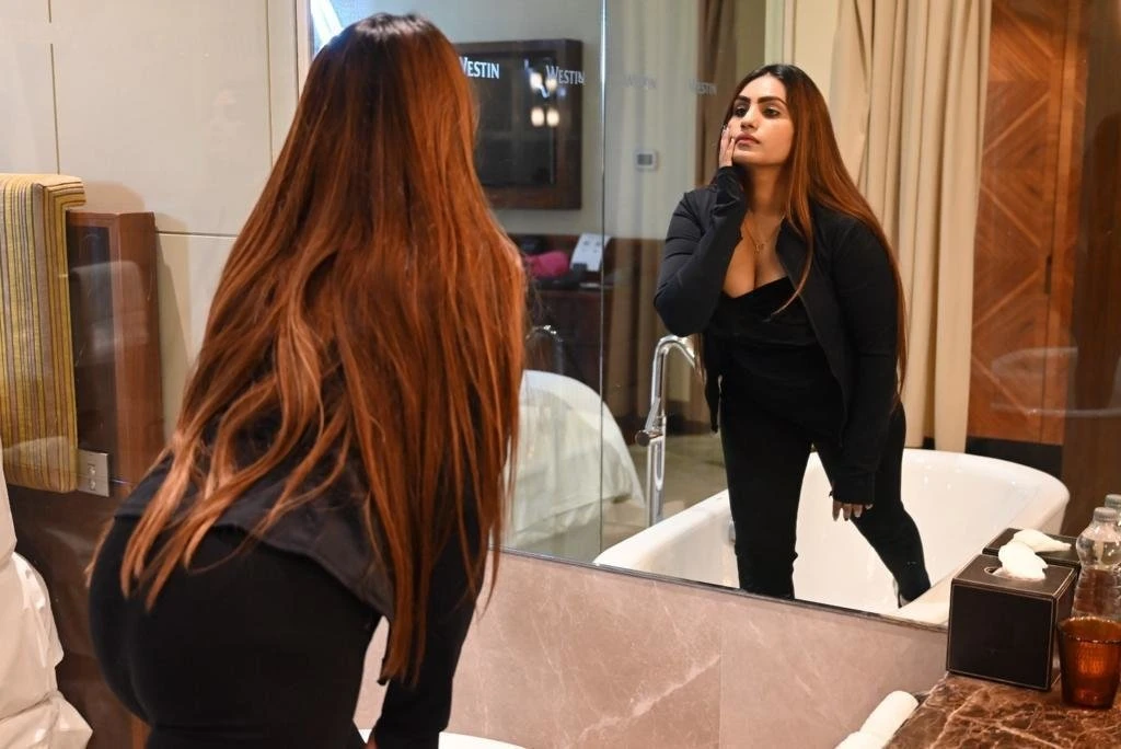 Simran With Come and Meet – Indian escort in Hyderabad, Escort, Hyderabad