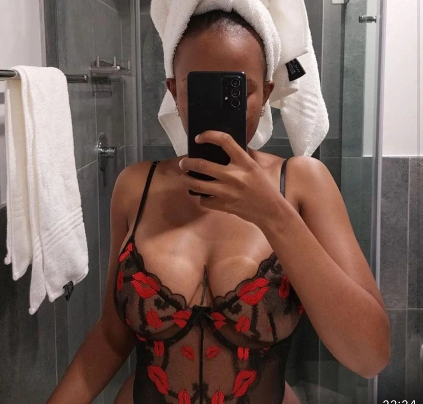 Jane – Algerian escort in Kathmandu — 2 / 4