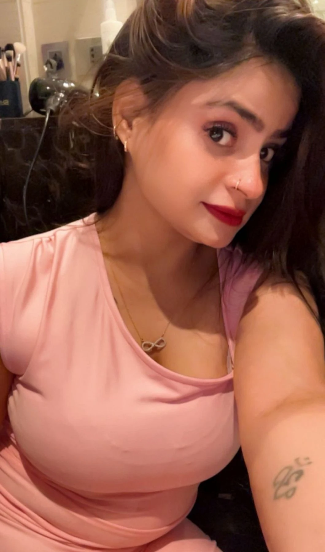 Aarohi Independent Girl Real meet CAM – Indian escort in New Delhi — 4 / 11