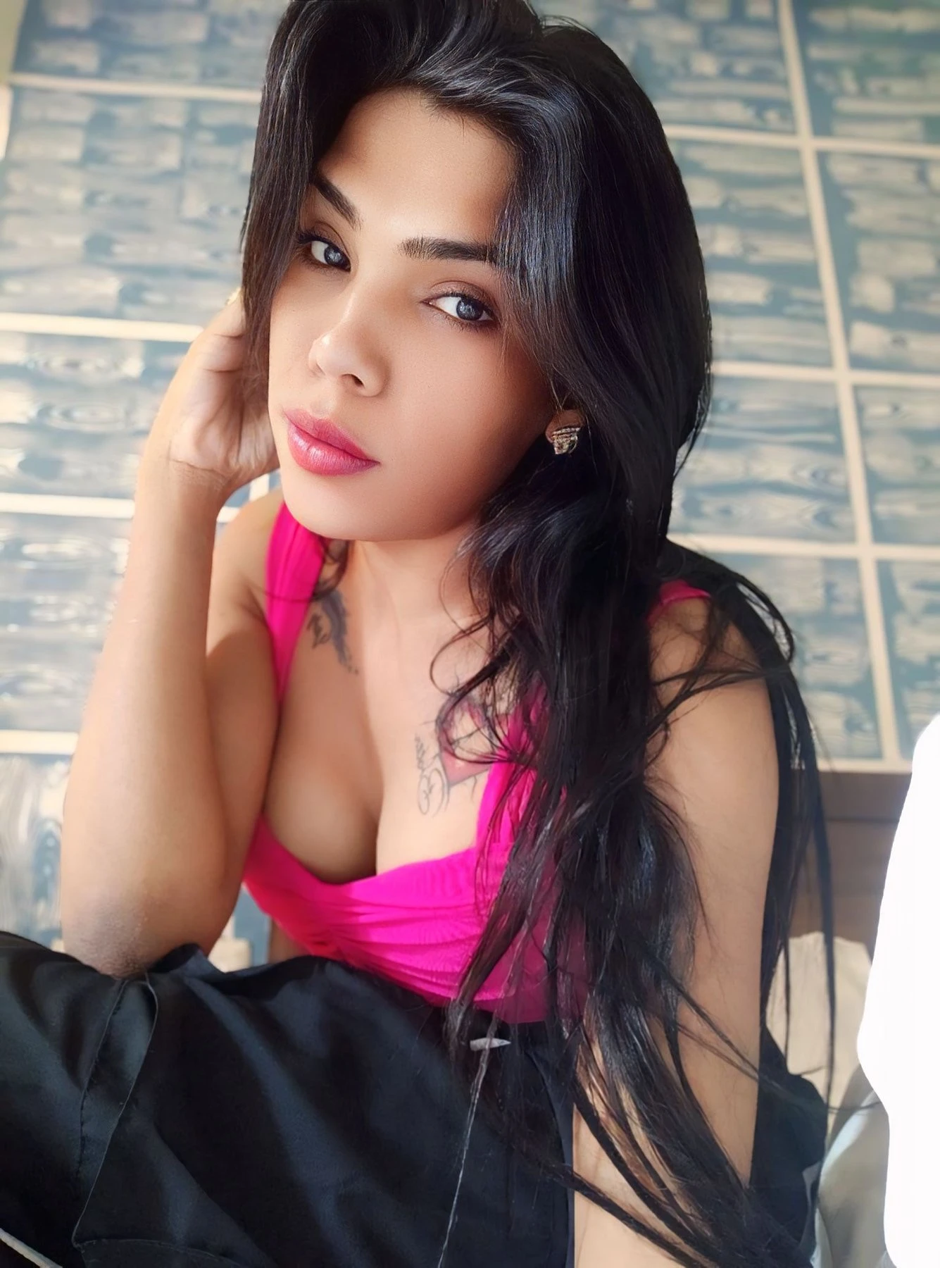 Alina Khan – Indonesian escort in Jaipur — 6 / 7